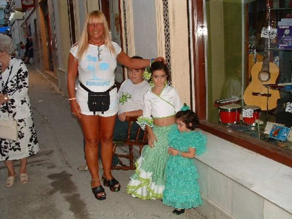 300 KATY FETE ESPAGNOLE 2004.JPG